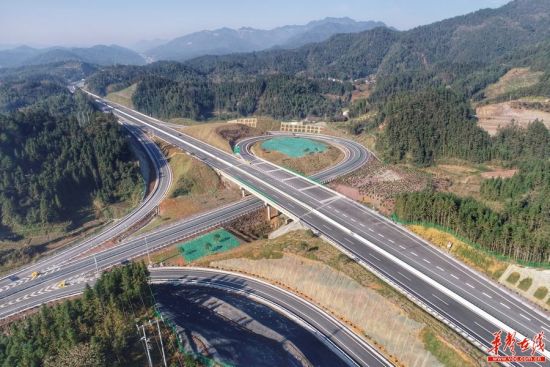 马安高速公路正式通车试运营 湘中腹地迈入全高速时代
