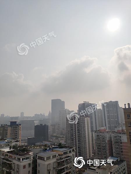重庆主城迎新年首个暖阳日 今起阴雨再袭高海拔地区有雪