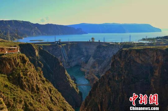 图为青海龙羊峡生态旅游度假景区。(资料图) 鲁丹阳摄