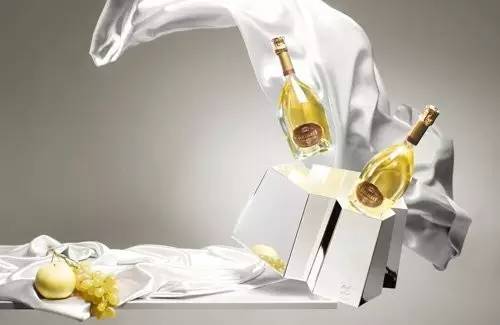 哪个好玩玩哪个:LV、CHANEL 除了卖包还卖