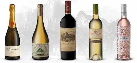 哪个好玩玩哪个:LV、CHANEL 除了卖包还卖