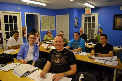 温哥华兰里国际航空飞行学校向中国首抛橄榄枝