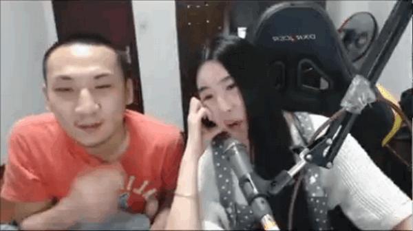 代打主播阿怡又开直播重出江湖 还带了小弟?_