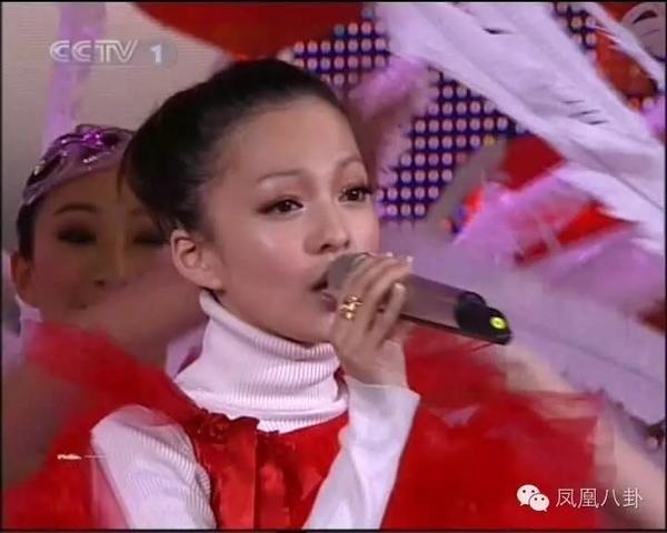 她被亲妈指控吸毒,当红时遭雪藏,如今… (组图)