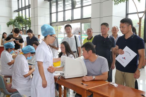 青岛市南区干部职工踊跃献血 献血量近3万毫升