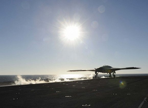 面对东风21D威胁 美军开发新型舰载无人机反制