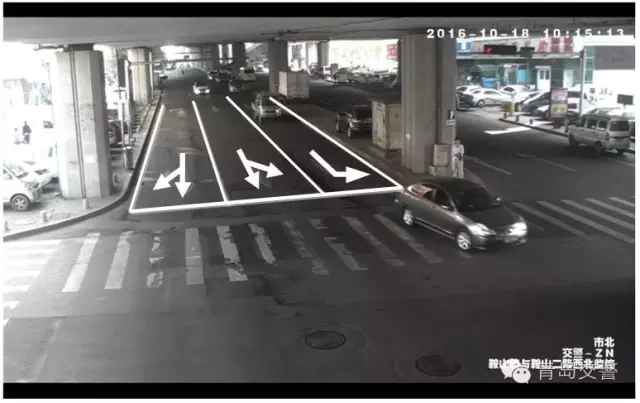 东进口优化示意图 东进口 鞍山路-鞍山二路东进口左转车流量较大,为减少车辆变道,将东进口由“左转+直行+直右”改为“左转+直左+直右”,规范路口通行秩序,空中标志同步更换。