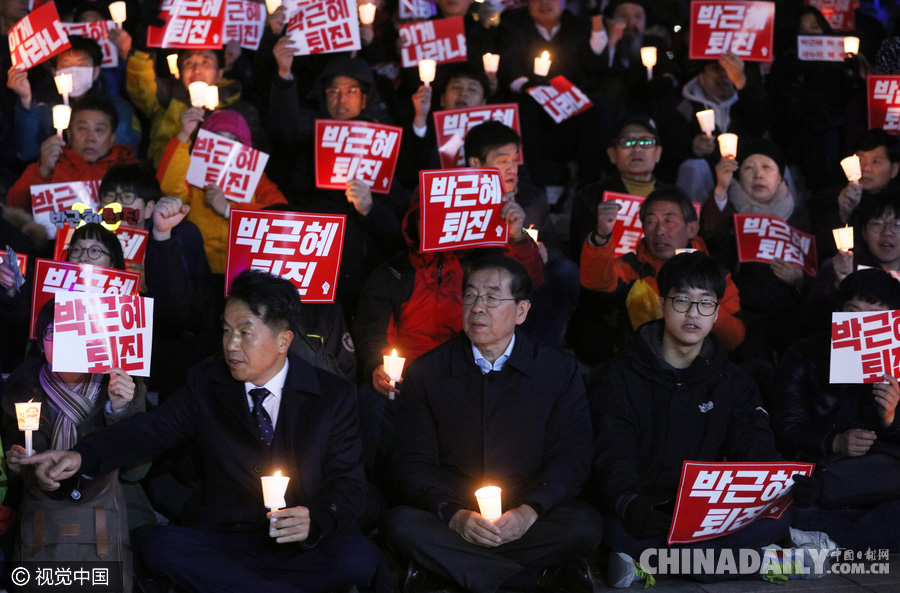 首尔市长领导民众烛光集会 呼吁朴槿惠下台(图)
