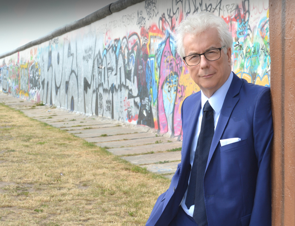 肯·福莱特:欧洲一体化只是被推迟,但迟早会实