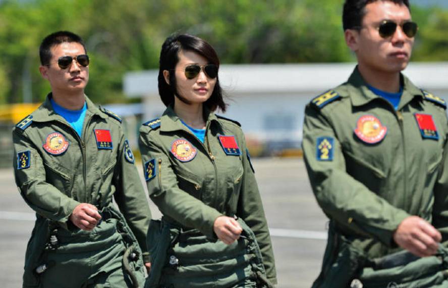 中国首位歼-10女飞行员牺牲 生前视频曝光(图)