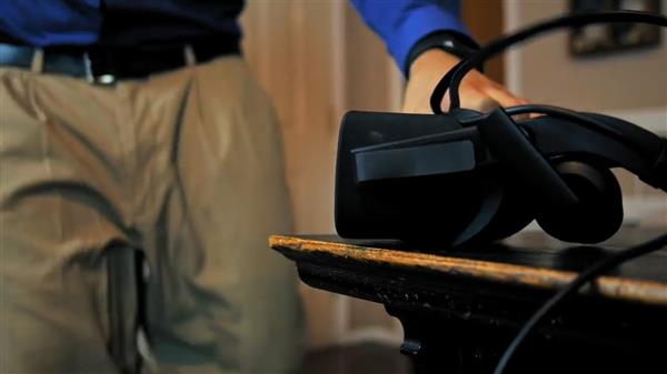 有趣:男子下班后玩VR游戏 家被偷光浑然不知