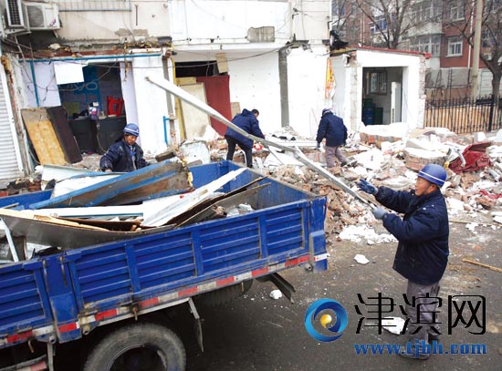 拆违滨海新区下猛药 海安路40余处违建被拆