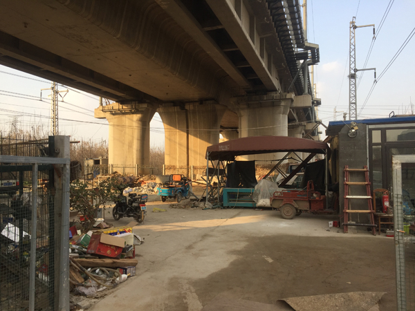 工厂爆炸致京沪高铁中断背后的拆违困局 缴罚