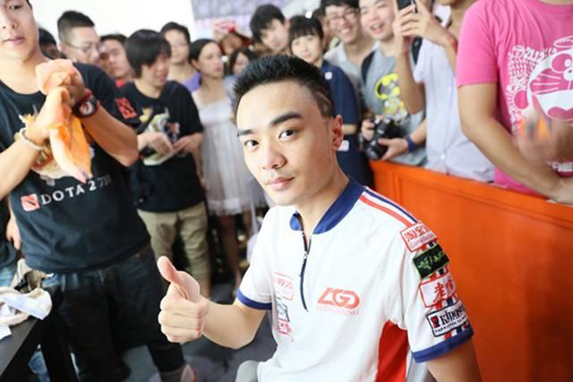 花亭相会李小锋张宁_lgd战队张宁收入