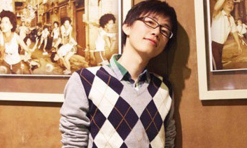 素质三连惹争议 职业选手准备好做公众人物了