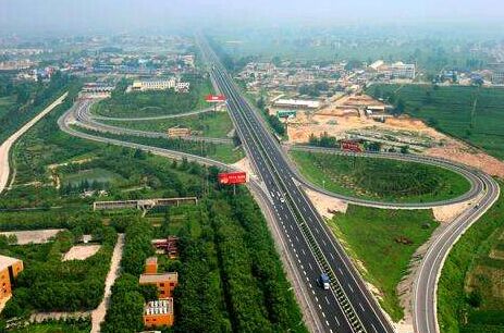 京港澳高速长沙黎托段禁止大型汽车超车