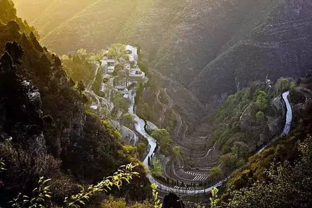 岳家寨  