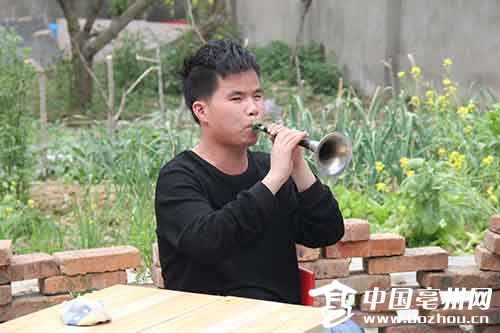 亳州盲人小伙吹唢呐一曲惊人 将代表全省参加
