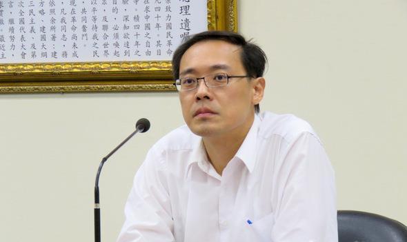 杨伟中任"不当党产委员 被讽"光辉可比汪精卫"