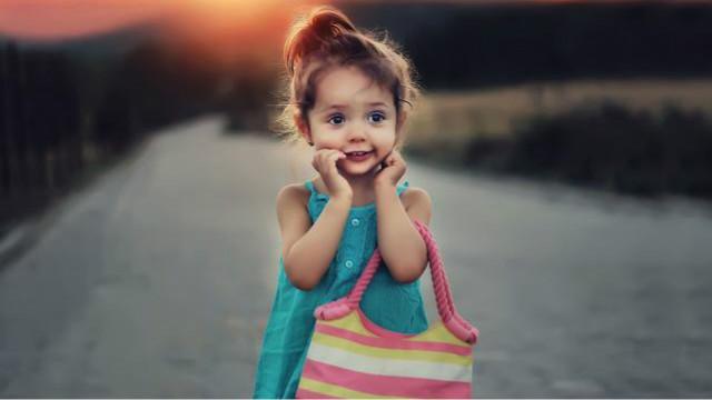 PS教学：利用模糊工具虚化背景