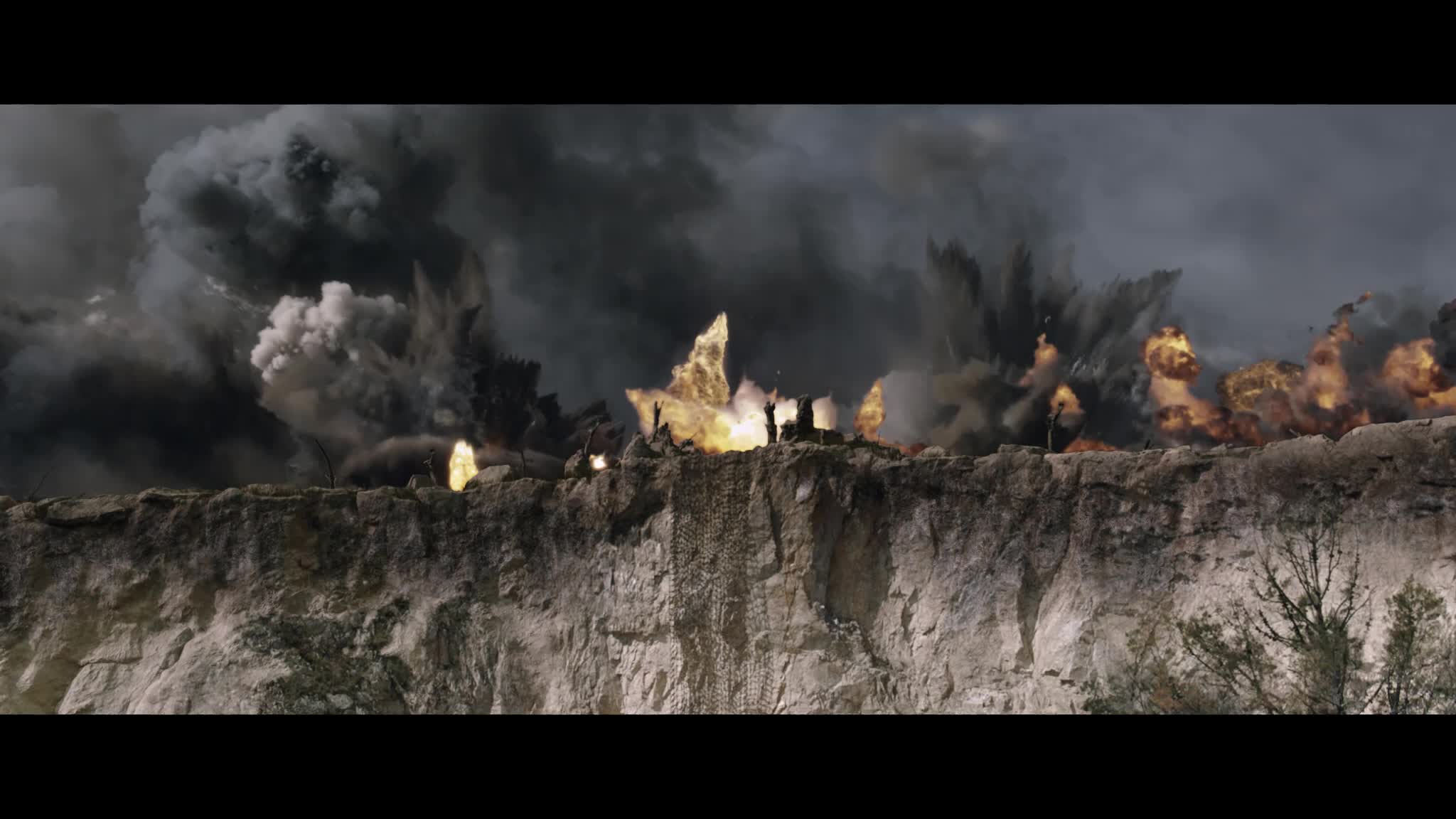 《血战钢锯岭》曝对决特辑 票房破亿逆袭夺冠