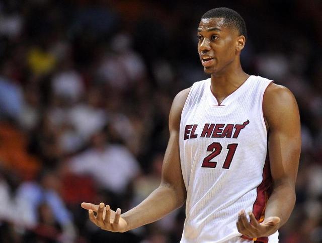 大白边不想当防守中锋 增加中远距离投篮想成