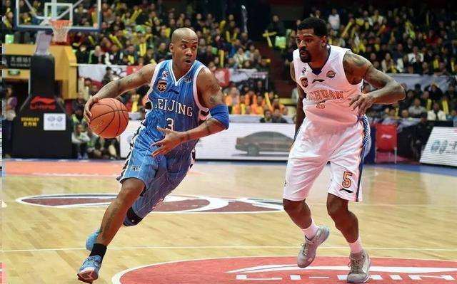 拼光最后一颗子弹 首钢斩落卫冕冠军保住前八 晓川伤无大碍