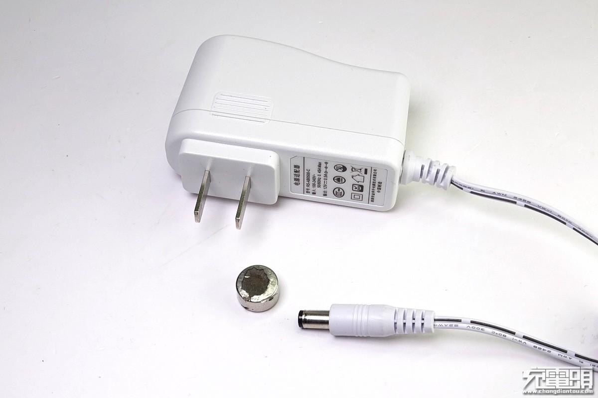 适配器拆解评测 DAB0A2DB88EBEEF32F1A29031DB88A3979B32CB8_size52_w1200_h800.jpeg