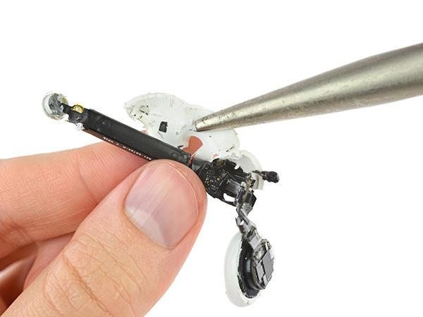 这哥们将iPhone7无线耳机拆解:坏了就再也不能