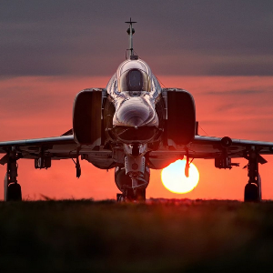 高中生问张召忠:当兵多少年才能做将军?