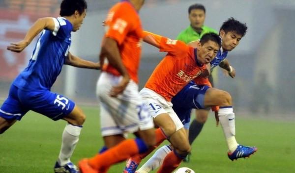 小李金羽进球向日本人鞠躬 若非伤病恐已入选