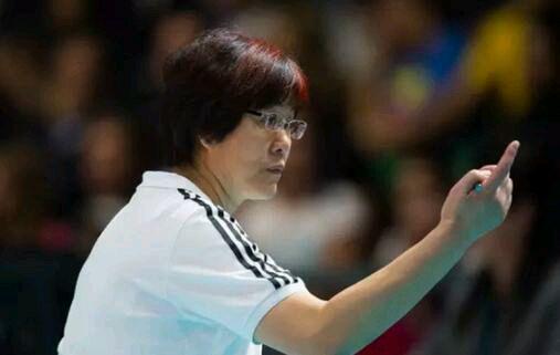 郎平16年拒绝美国记者的无理要求 比率中国女