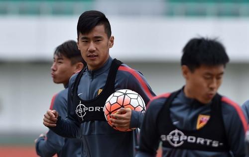 中国球员转会费最新TOP10:终破亿,辽足卖人占