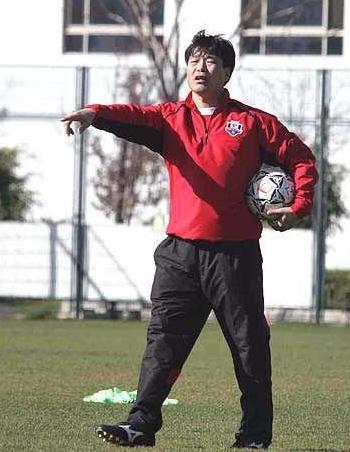 他因一句话让整个足球圈无人敢聘 两个孩子让