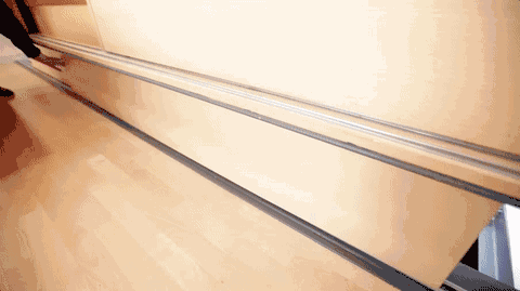 让电梯横着走,在天花板上装水池,这个老顽童造了个房子,逗人玩儿