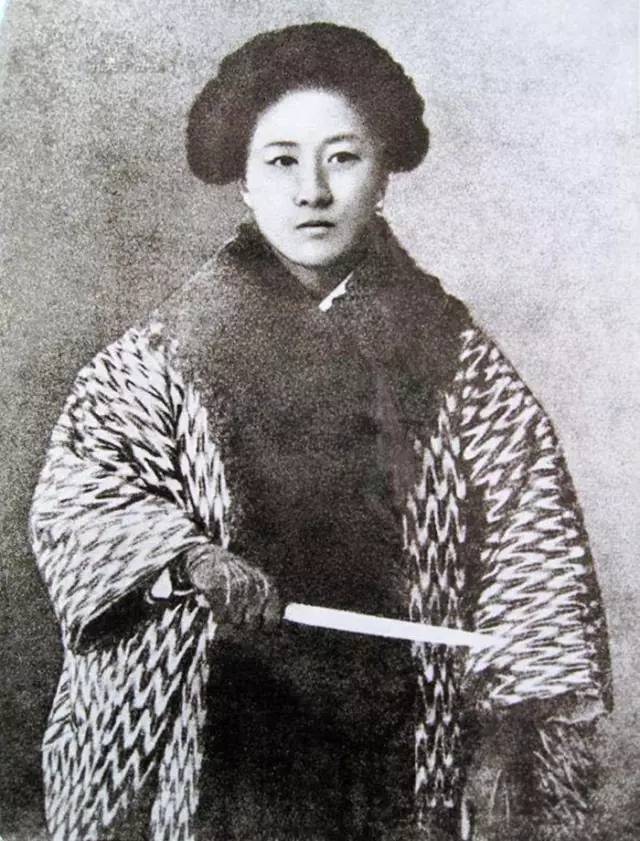 她是民国第一女神上海滩巨富,遁入空门,终生未