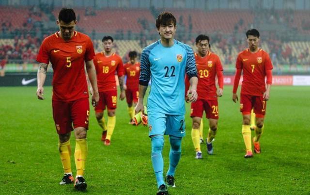 国足两粒丢球他全当背影帝 权健1亿引援或打水