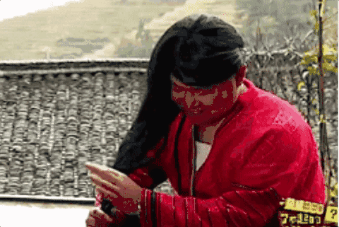 被评价为擅长接球投篮的得分箭头,能够在任何对手面前跳投; 至于表情