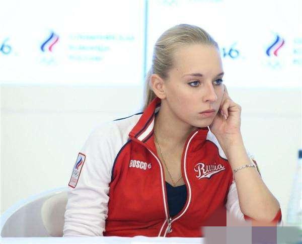 马蒙是艺术体操新女皇,数次打破世界纪录,奥运