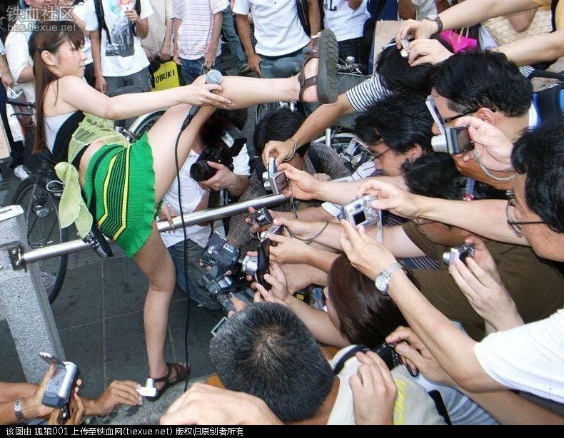 走进日本女子高中 这一幕让男人脸红不已