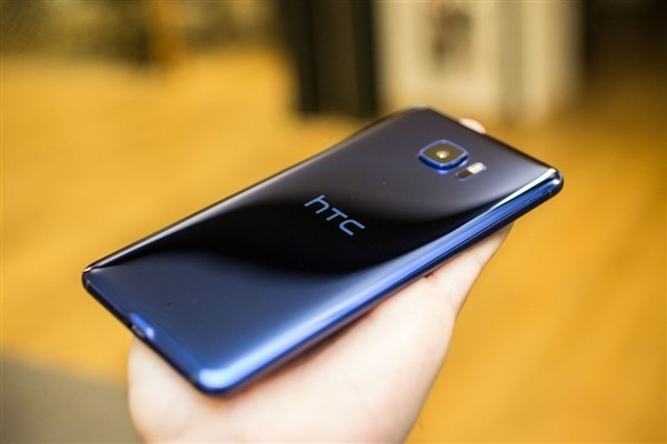 售价堪比iPhone 7！HTC U Ultra蓝