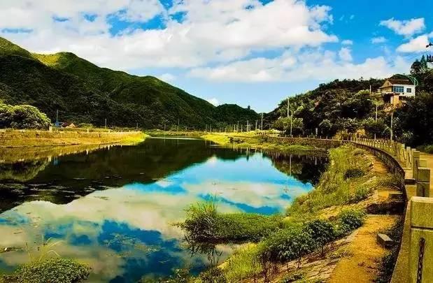 陈溪拥有石笋山,棋盘岩,黑龙潭,四柏庵,通泽大庙等名胜古迹,尤以山清