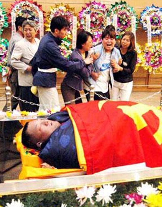 曾拿60枚金牌却死于看不起病!要饭也不让女儿举重