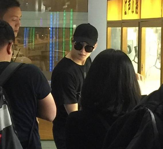 原来娱乐圈有这么多夹娃娃高手！可他们的姿势…