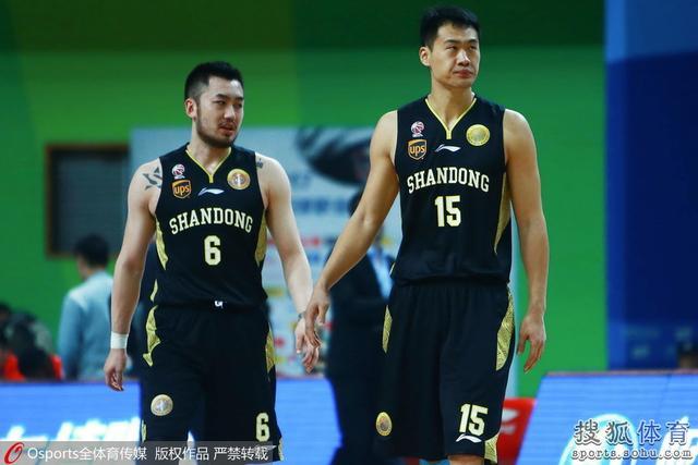 山东男篮假期过得咋样?丁彦雨航回新疆吃烤全