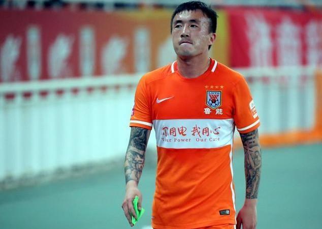 30岁的王永珀都能值2个亿 中国足球穷的只剩钱?