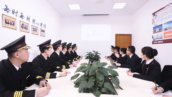 满满的都是爱 暖心物业和业主过春节