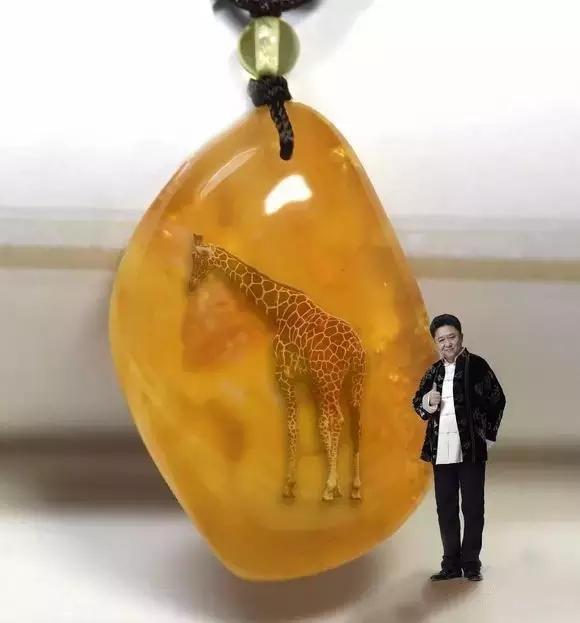 于谦包着长颈鹿的蜜蜡OUT了!德云社大咖们的文玩撑起个文玩店