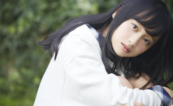 日本16岁偶像靓妹钟爱足球 考取裁判证书喜欢
