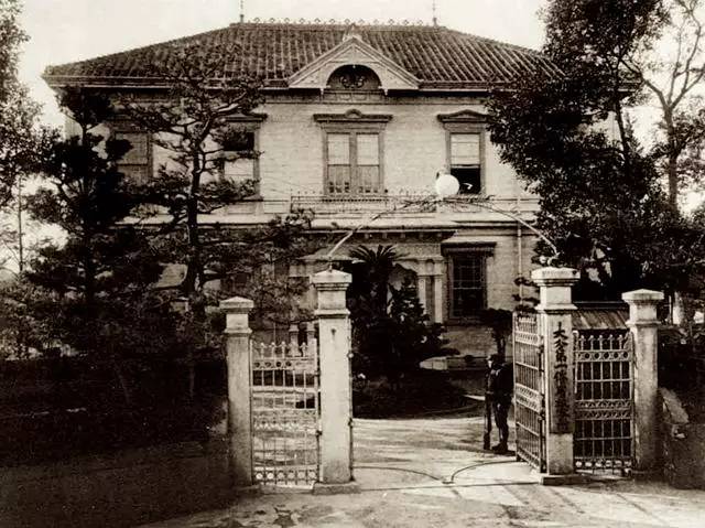 老照片:一战青岛战役后的德国战俘生活 1914年